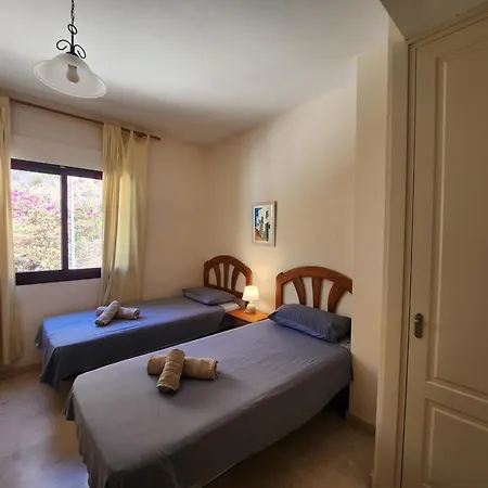 Burriana Front Line Апартаменти Нерха